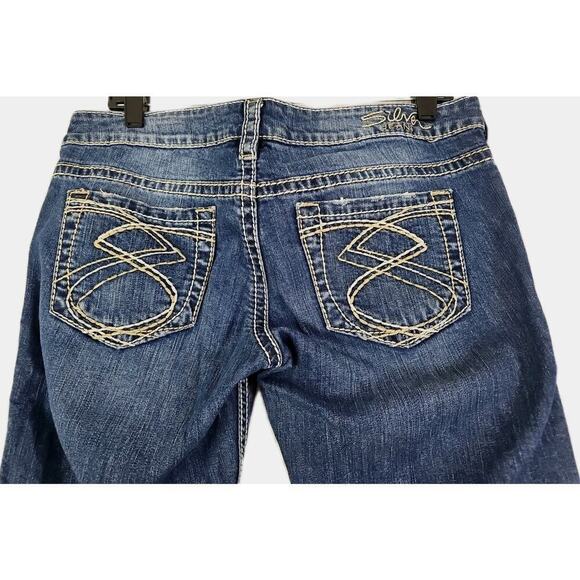 Silver Jeans ~Woman Size 29~ Blue Denim Frances Capri Jeans. - Picture 6 of 14